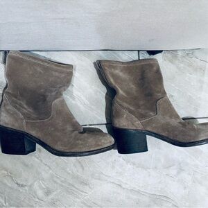 Agl Attilio Giusti Leombruni Taupe Suede Ankle Booties with Block Heel